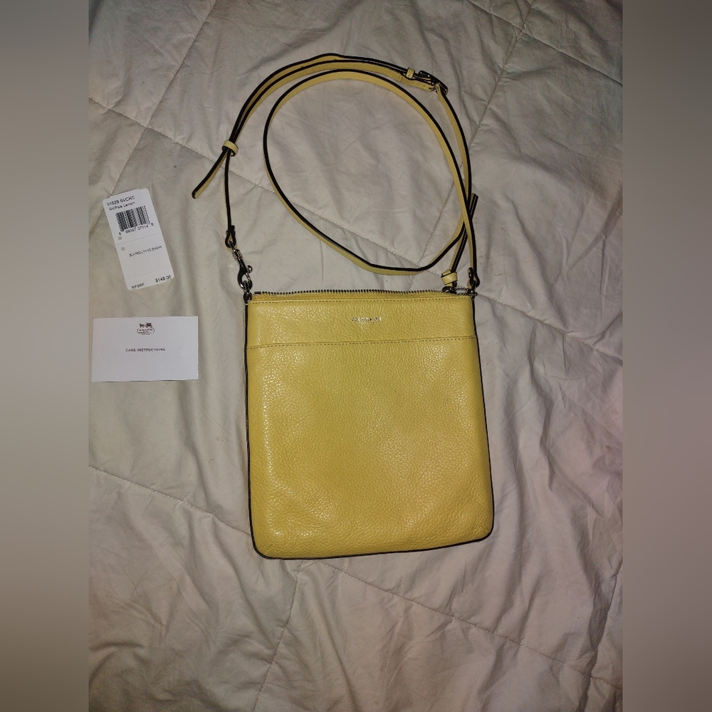 BNWT Coach 51629 BLEECKER PEBBLED LEATHER NORTH/SOUTH SWINGPACK PALE LEMON
